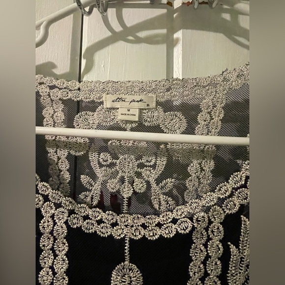 Ultra Pink blouse-medium like new - Picture 6 of 10